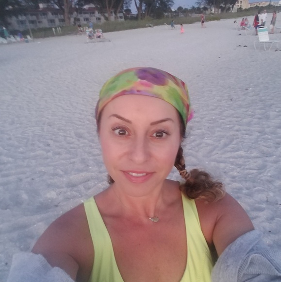 Meet your Posher, Laina - Picture 1 of 1